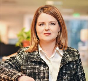 Alina Culcea, preşedintele Asociaţiei Române a Producătorilor Internaţionali de Medicamente