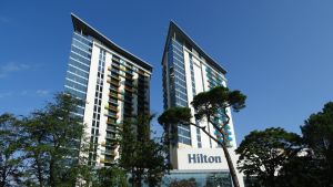 Lanţul de hoteluri Hilton concediază 22% dintre angajaţii din birouri
