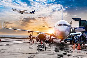 Cursele charter decolează, de astăzi, spre destinaţii din Grecia