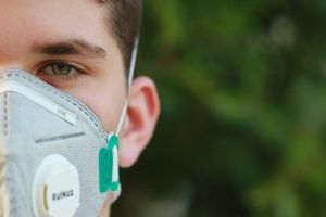 Catalonia introduce obligativitatea purtării măştii în spaţii deschise