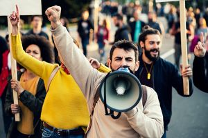 Mai mulţi ziarişti au fost arestaţi la un protest