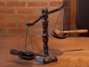 CCR a amânat pentru 30 septembrie decizia cu privire la impozitarea pensiilor speciale