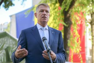 Klaus Iohannis a promulgat legea privind campaniile de informare pentru combaterea ambroziei