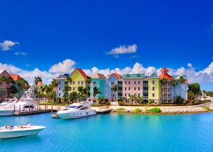 Bahamas îşi închide graniţele pentru turiştii americani