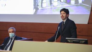 Ministrul italian al Sănătăţii, Roberto SperanzaSursa: economica.net