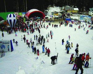  În această iarnă, destinaţiile interne preferate de turişti sunt Valea Prahovei, Poiana Braşovului, urmate de staţiuni montane precum Arieşeni, Borşa, Vatra Dornei, cât şi zona Bran-Moeciu.