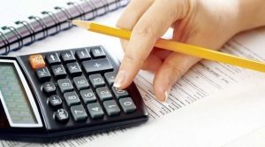"Marea provocare macroeconomică în anii ce vin este corecţia deficitului bugetar"