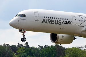 Airbus a redus producţia de avioane A350