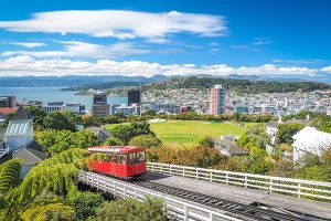 Oraşul Auckland, închis după ce au apărut patru cazuri de covid în ultimele 102 zile
