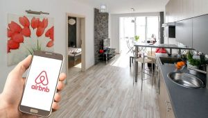 Veniturile Airbnb au scăzut cu 67% în trimestrul al doilea
