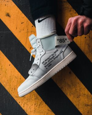 Vânzare record de 615.000 de dolari pentru o pereche de ghete Air Jordan 1