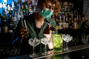 Şase cluburi de pe litoral au fost amendate pentru nerespectarea măsurilor anti-covid