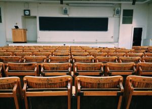 Bomboana pe colivă: profesorii ameninţă că nu se prezintă la şcoli