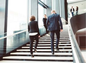 Băncile europene îşi reduc expunerea pe tranzacţiile cu materii prime