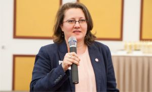 "Toată economia mondială este diferită faţă de acum trei luni"