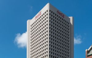 Coca-Cola taie 4.000 de posturi