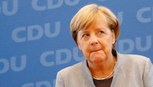 Merkel denunţă "imaginile ruşinoase" ale încercării unor manifestanţi "anticorona" de a intra cu forţa în Reichstag