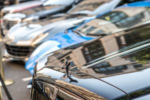 Rolls-Royce anunţă că vânzările pentru autoturismele de lux revin la normal