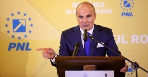 "Observ o timorare nepermisă a Parchetelor la adresa clasei politice; îi invit să iasă din vacanţă"