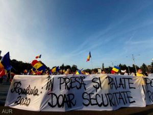 Protest al Alianţei pentru Unirea Românilor în Piaţa Victoriei şi în Piaţa Universităţii