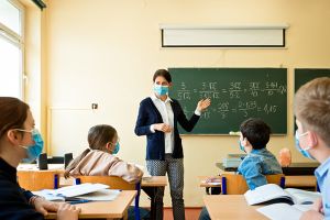 500 de elevi şi 40 de profesori sunt în carantină, după o săptămână de şcoală