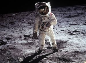 NASA vizează polul sud al Lunii pentru o misiune cu echipaj în 2024