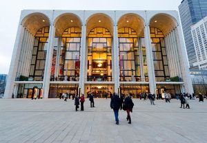 Metropolitan Opera din New York va rămâne închisă până în septembrie 2021
