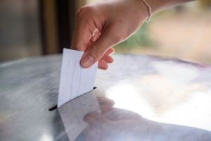 Prezenţa la vot, alegeri locale 2020. Câţi cetăţeni au votat până la ora 21:00