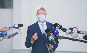 ''Abordarea politică este una, abordarea publică în situaţia de pandemie trebuie să fie una aplicată''