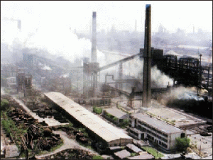 Dorian Dumitrescu: "Angajaţii ArcelorMittal Galaţi îşi vor lua, prin rotaşie, o parte din concediul de odihnă... Posibilitatea de a se recurge la şomaj tehnic va fi analizată numai în cazul în care criza financiară va continua să afecteze industria siderurgică".