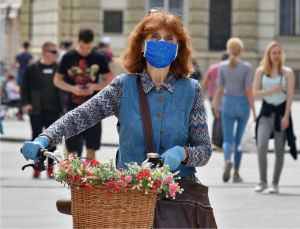 Pandemia, "prietenoasă" cu pietonii şi bicicliştii