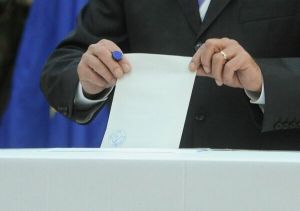 Raluca Turcan (PNL), Dan Barna (USR) şi fostul ministru Bogdan Trif (PSD) sunt principalii intraţi în competiţie