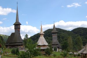 Ministerului Economiei anunţă lansarea Rutei Cultural Turistice a Bisericilor de Lemn din România