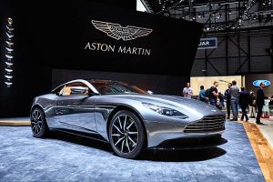 Giganţii auto Aston Martin şi Daimler au semnat un acord de colaborare