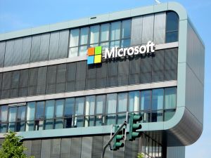 Veniturile trimestriale ale Microsoft au depăşit estimările, datorită avansului subsidiarei Azure