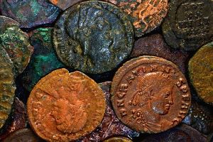 Monede şi documente din secolul XVII, descoperite sub Biserica Reformată Fortificată din Sfântu Gheorghe
