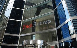 Fitch a confirmat ratingul României la "BBB minus", cu perspectivă negativă