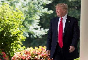Trump a sugerat că l-ar putea concedia pe imunologul Anthony Fauci după alegeri 