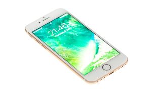 Apple are un număr insuficient de cipuri pentru stocurile de iphone 12