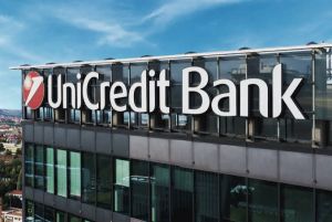 UniCredit suspendă proiectul de separare a activelor din străinătate