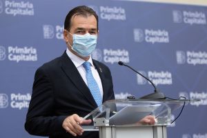 "Adolescenţii sunt «răspândaci» de virus"