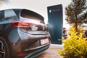 Volkswagen se alătură Renovatio şi îşi extinde acoperirea naţională pe segmentul staţiilor de încărcare electrică