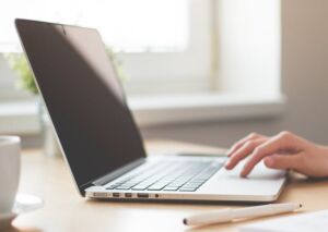 Rusia ar putea bloca marile reţele sociale online din SUA