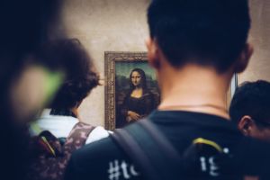 Luvru scoate la licitaţie şansa de a admira de aproape ''Mona Lisa'' 