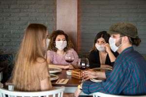 Autorităţile au decis redeschiderea restaurantelor în municipiul reşedinţă, raportat la o incidenţă fără focare