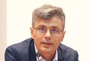 "Am cerut în scris Consiliului Concurenţei să investigheze cum au fost stabilite preţurile la energia electrică pe piaţa universală"