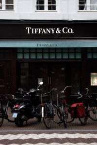 Acţionarii companiei Tiffany au aprobat preluarea acesteia de către grupul francez LVMH