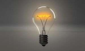 Lista preţurilor la curentul electric pe piaţa liberă. Cele mai ieftine oferte