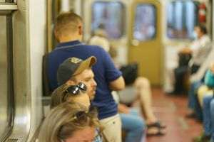Trafic feroviar oprit pe ambele sensuri între Călimăneşti şi Cozia