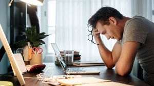  Unul din doi angajaţi ia în calcul schimbarea locului de muncă în 2021